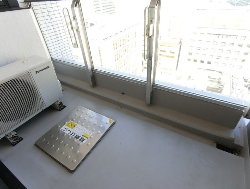 バルコニー　外からの目が気にならないバルコニーで洗濯物が干せます