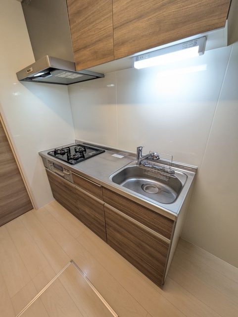 キッチン　３口コンロ