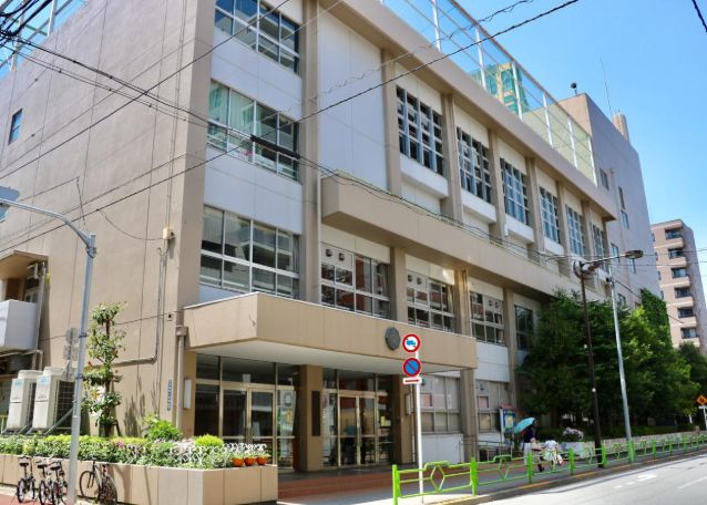 幼稚園・保育園　中央区立月島第一幼稚園（幼稚園・保育園）まで253m
