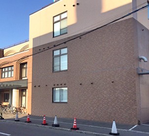 病院　医療法人育愛会札幌東豊病院（病院）まで449m