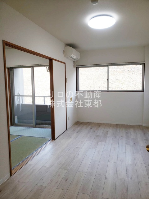 居室・リビング　広いリビングでゆったりくつろげる憩いの空間♪