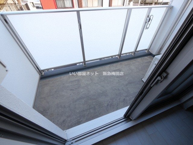 バルコニー　同仕様写真となります。