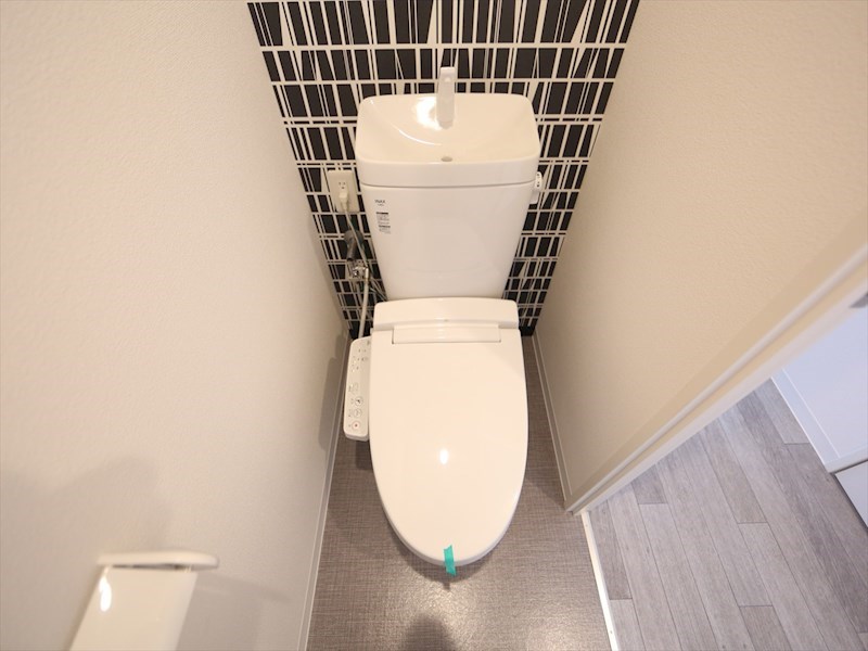 トイレ　温水洗浄暖房便座付トイレ