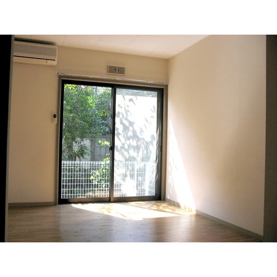 居室・リビング　洋室（画像は別室です）