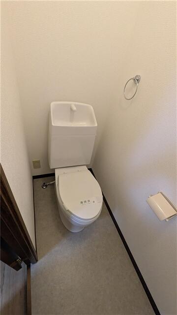 トイレ　他部屋参考写真になります。