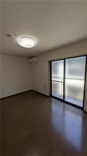 居室・リビング　他部屋参考写真になります。