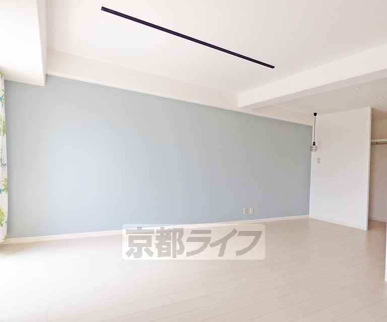 居室・リビング　とても広くてきれいなお部屋です