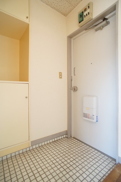 玄関　下駄箱付なので、玄関はいつでもスッキリ片付きますね☆