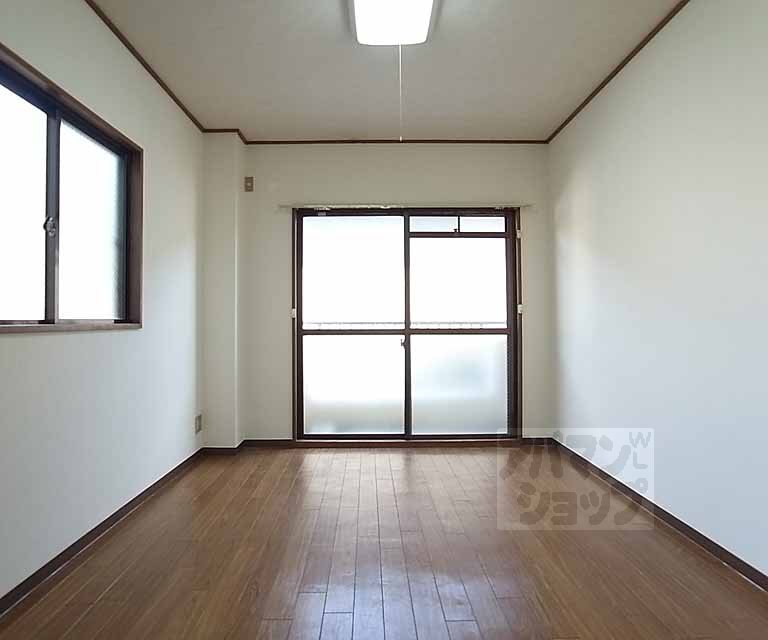 居室・リビング　全部屋角部屋になる様、設計されております。