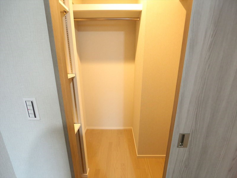 収納　ウォークインクローゼット（収納充実してます）
