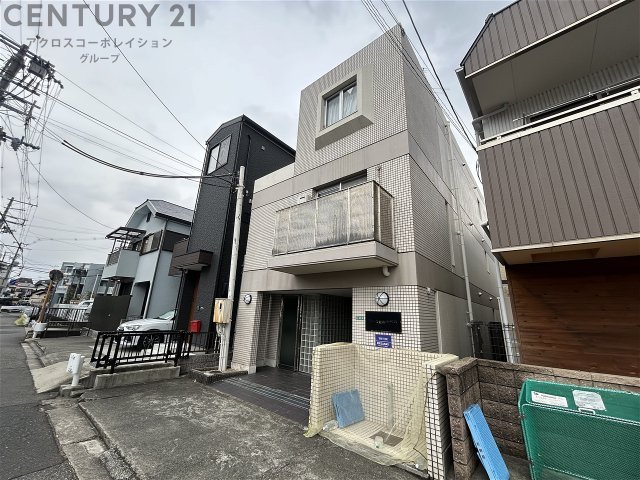 建物外観　宅配ボックス付きで不在時にも便利！