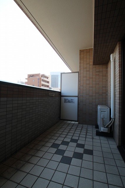 バルコニー　同物件別号室の写真