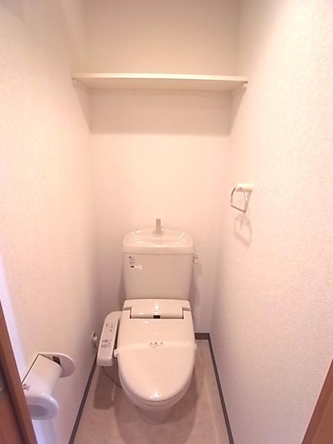 トイレ　温水洗浄便座付き