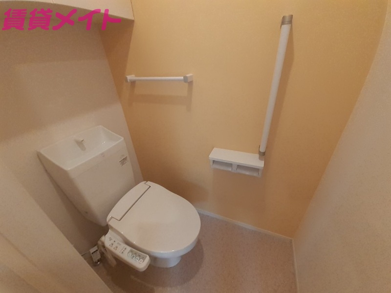 トイレ　同型参考写真