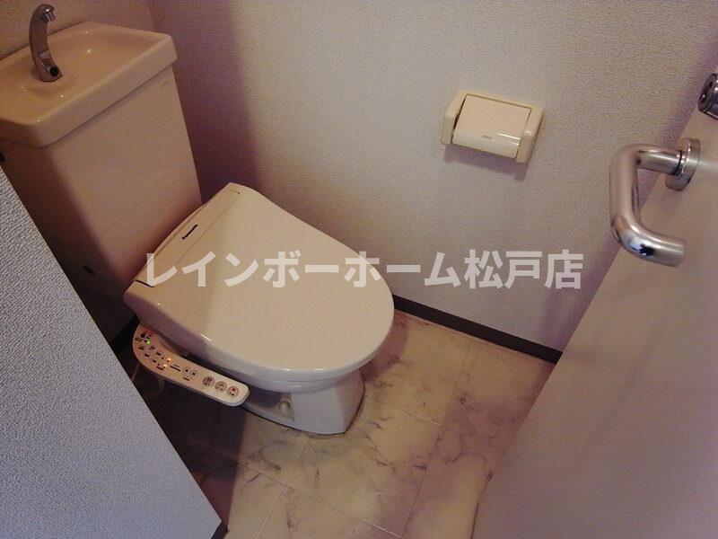 トイレ　コンパクトで使いやすいトイレです