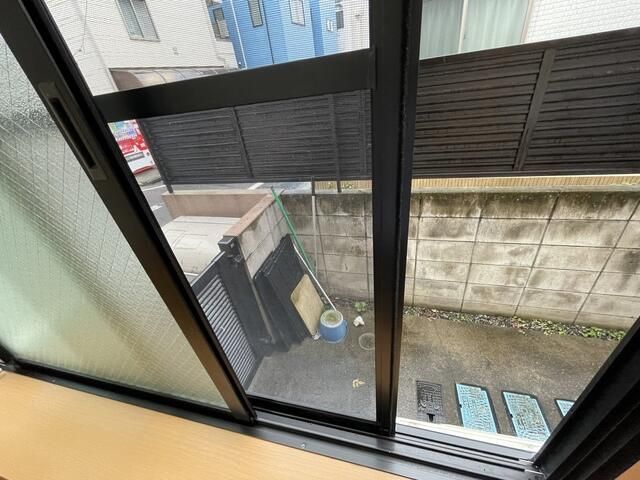 バルコニー　お天気のいい日は外干しもできますね！！