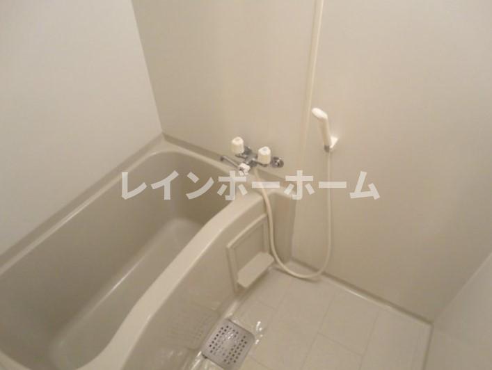 バス・シャワールーム　※別部屋反転タイプ写真。