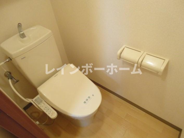 トイレ　※別部屋反転タイプ写真。