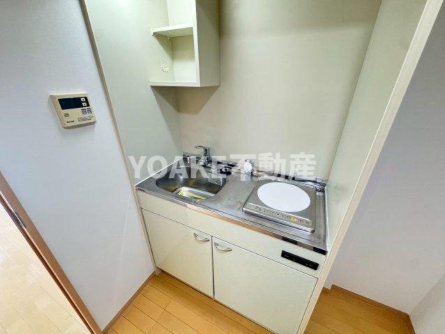 キッチン　画像は別部屋のものです。画像と現況に相違がある場合、現況優先