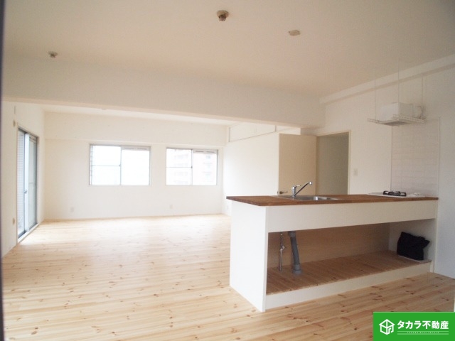 居室・リビング　写真は５０１号