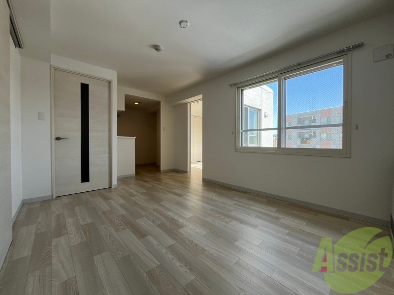 居室・リビング　広くてきれいなリビングです！快適に過ごせそうですね。