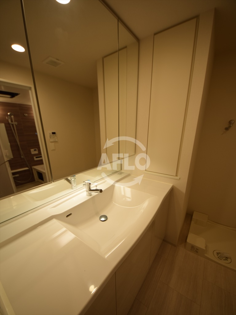 洗面設備　OPUS RESIDENCE SHINSAIBASHI SO