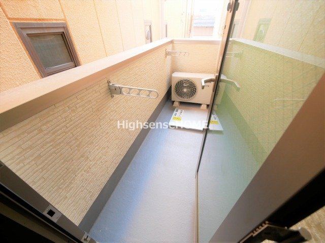 バルコニー　外からの目が気にならないバルコニーで洗濯物が干せます