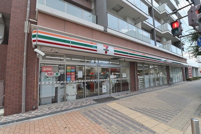 コンビニ　セブンイレブン東大阪長堂1丁目店（コンビニ）まで657m