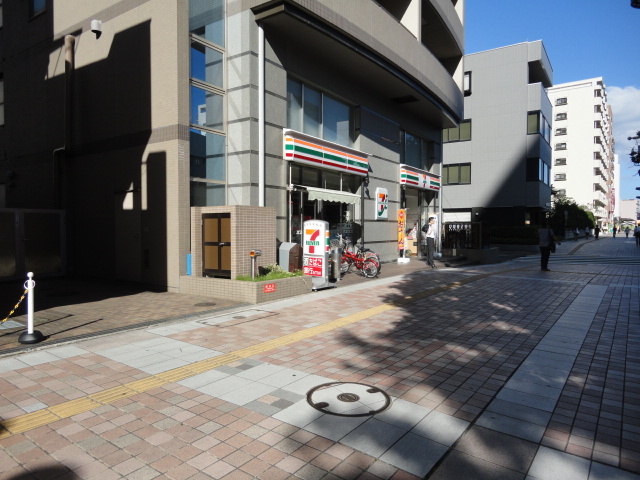 その他　セブンイレブン仙台榴岡3丁目店（その他）まで889m