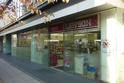 コンビニ　ナチュラルローソン 新横浜二丁目店（コンビニ）まで153m