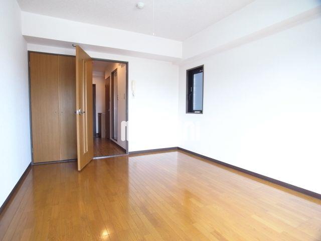 居室・リビング　床はフローリングです