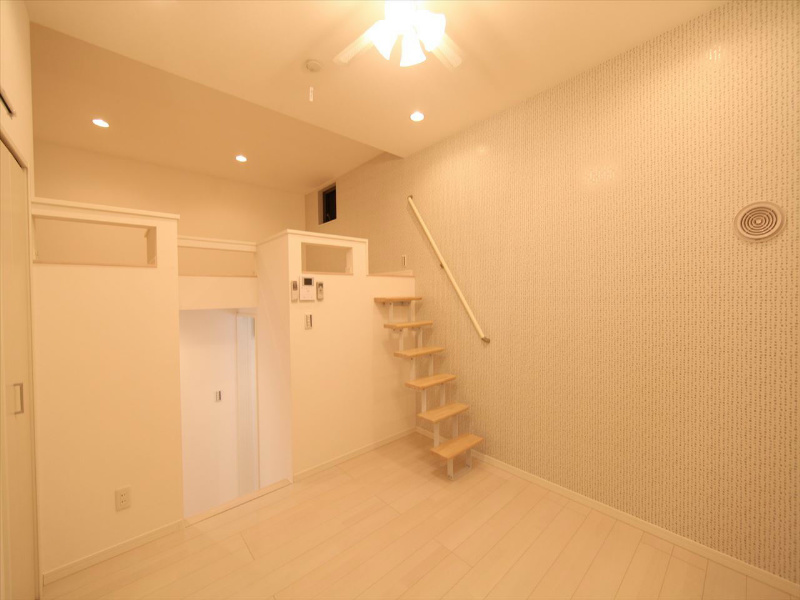 居室・リビング　洋室6.2帖　ロフト6.4帖（収納としても使えます）