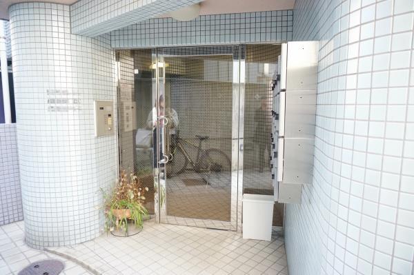 エントランス　ゆとりのあるエントランスです