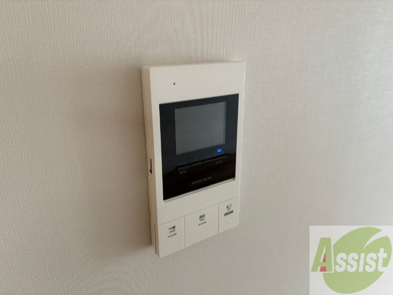 セキュリティ　モニタ付インターホンです。セキュリティ面も安心ですね！