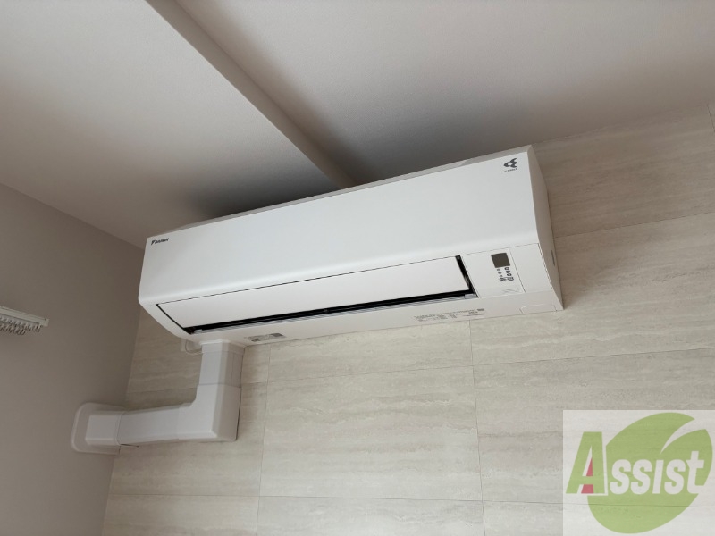 その他設備　エアコン付きで快適なリビングです！欠かせませんね。