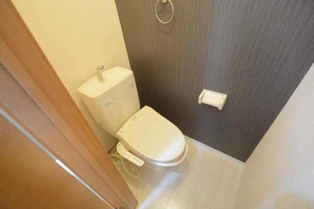 トイレ　バストイレ別です☆