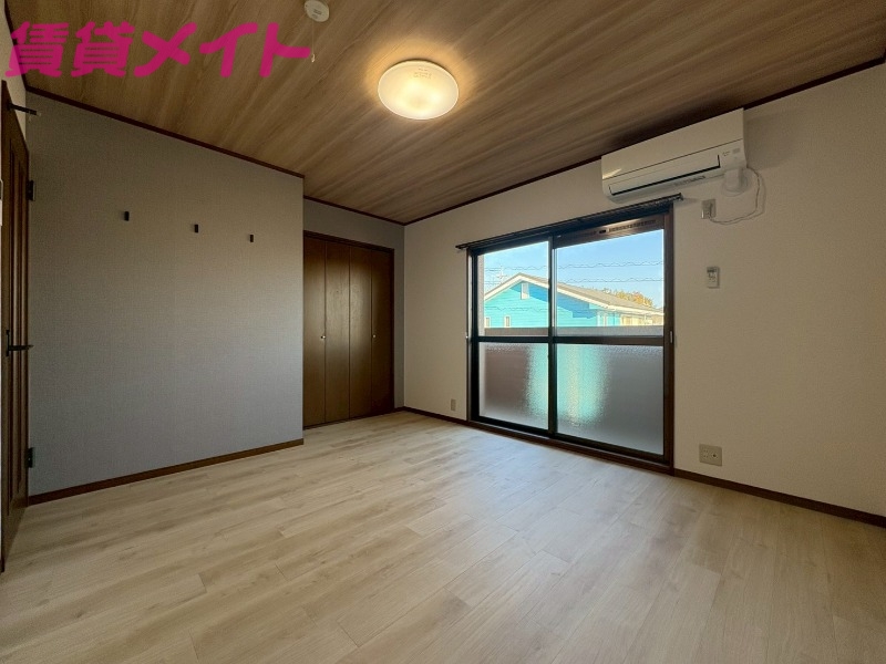 居室・リビング　別部屋参考写真です