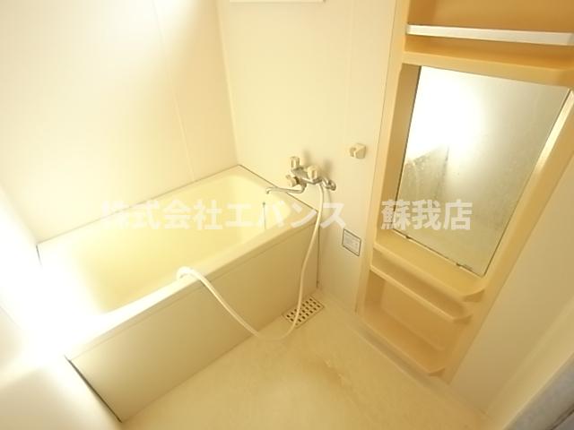 バス・シャワールーム　落ち着いた空間のお風呂です