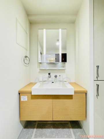 洗面設備　同マンション別部屋　参考写真