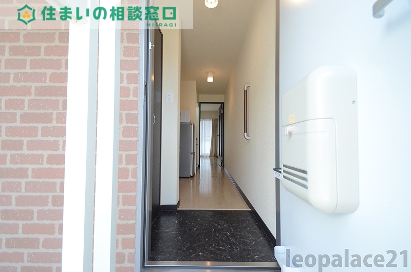 玄関　同タイプ物件の写真です。