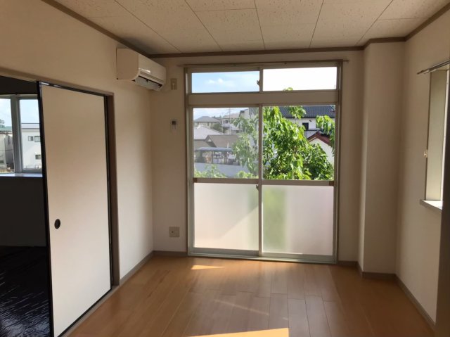 居室・リビング　現状優先となります