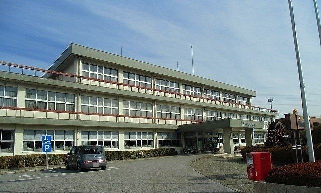 役所　東近江市能登川支所（役所）まで670m