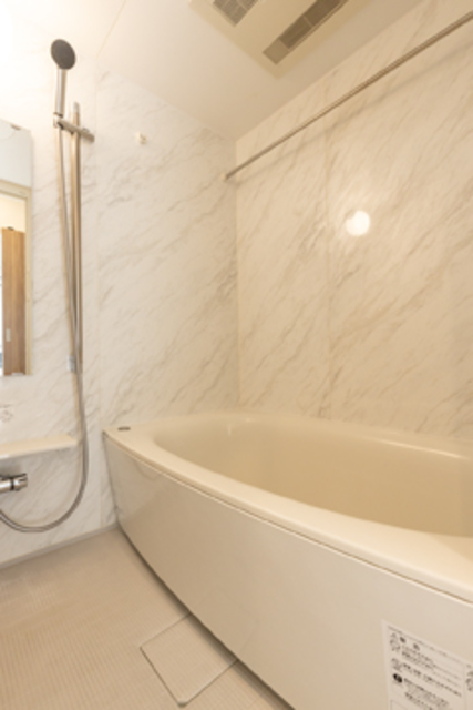 バス・シャワールーム　※写真は同タイプ住戸です。