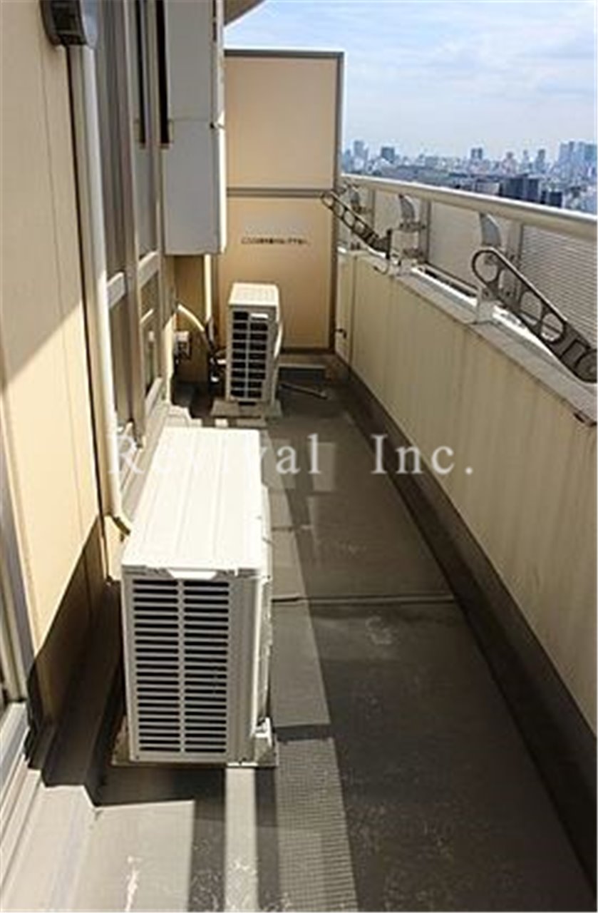 バルコニー　洗濯物を干すには欠かせないワイドバルコニー