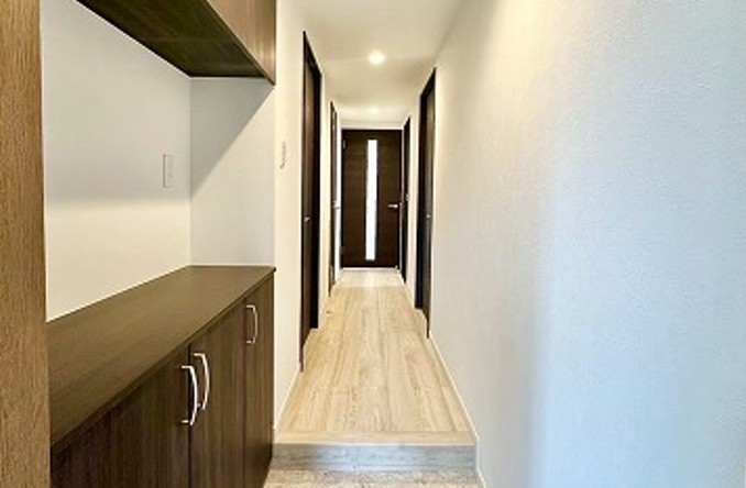 玄関　玄関スッキリ　　上下セパレート式シューズボックス