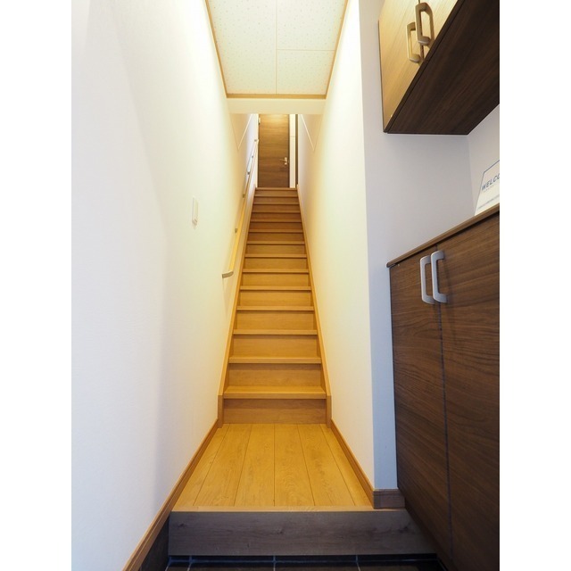 玄関　※写真は全て別号室のものです。現況優先