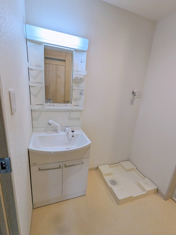 洗面設備　広々脱衣所スペース