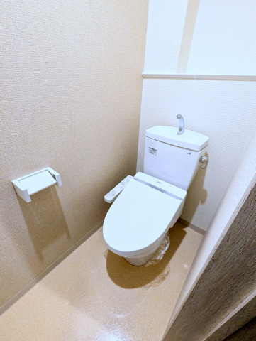 トイレ　ウォシュレット付き