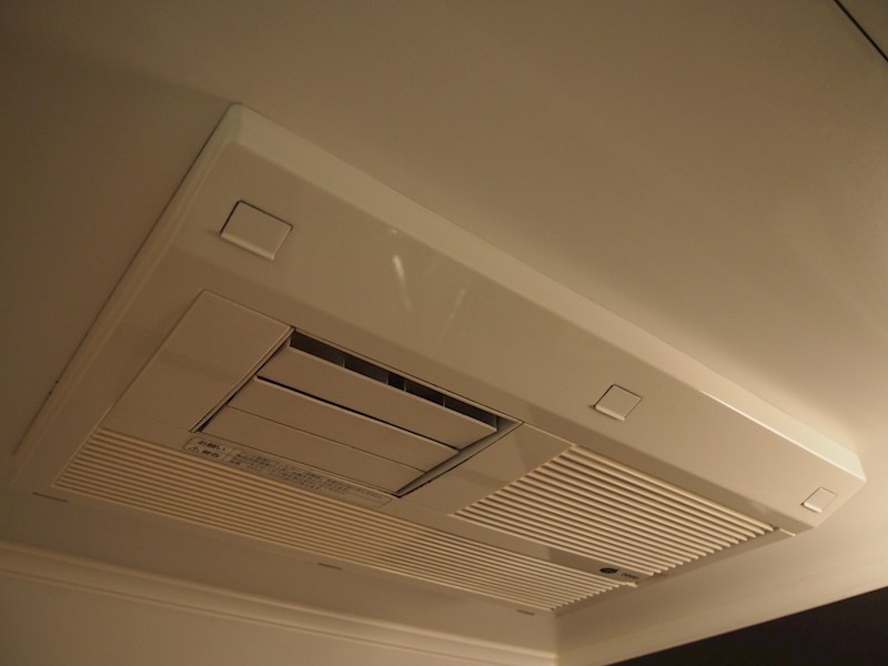 バス・シャワールーム　浴室乾燥機