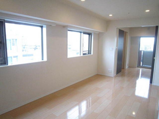 居室・リビング　角部屋★日当たり良好